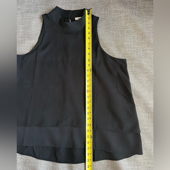 WHBM outlet sleeveless airplane mock shell size Large - Picture 6 of 7